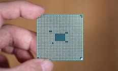 黄仁勋怒斥美国芯片出口限制：芯片不是浓缩铀 卖中国咋了