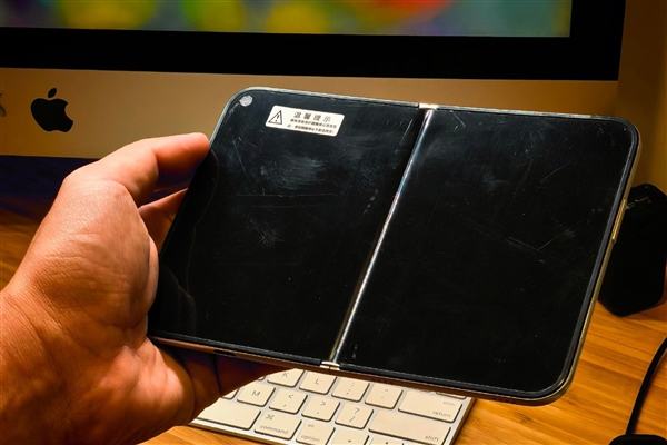 iPhone Ultra取消Face ID：改用侧边指纹 博主感叹像是在做梦 ID 第1张