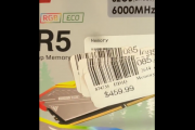 内存涨到怀疑人生：512GB DDR5逼近100000元！价签贴了一层又一层