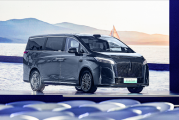 全面超越旧时代豪华MPV 全新魏牌高山预售：顶配仅需37.98万