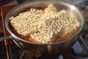 全球方便面消费前10全在亚洲：越南人均每年狂炫81包排第1