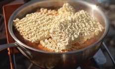 全球方便面消费前10全在亚洲：越南人均每年狂炫81包排第1