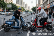 男子骑车逆行撞人 求助AI被误导执意拒赔：法院判了