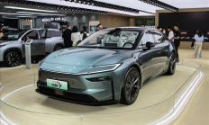 “公路闪电”雷克萨斯ES终于换代 但我觉得不如丰田