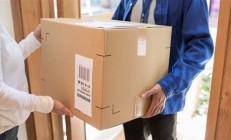 沈阳集体退裙子学校与店铺和解：承诺回收服装 承担相关费用