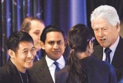 向太重温李连杰结识克林顿旧事：同场晚宴翻译机突故障