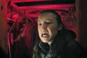 《最后生还者》S2艾莉蒂娜缠绵太突兀！没抓住同性恋的重点