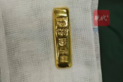 吞金自杀是真的吗？11岁男孩误吞100克金条手术取出 