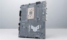 华硕第一次把背插主板给了AMD！自带600W显卡供电插槽