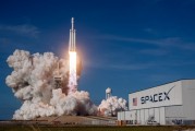 马斯克的“火星速度”代价：SpaceX星舰基地工伤率达行业6倍