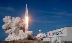 马斯克的“火星速度”代价：SpaceX星舰基地工伤率达行业6倍