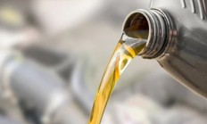 石油王国火力全开！沙特据称正在天价抢订可用油轮