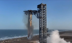 SpaceX星舰第八次试飞一级回收成功 再现“筷子”夹大火箭