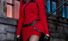 美女Cos《生化危机》艾达王美照 性感好身材藏不住