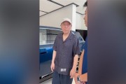 演员倪大红体验小米澎程系列汽车后当场小订：连说三个挺好