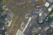 卫星视角看2025巴黎航展：歼10-CE、阵风巧合面对面