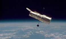 哈勃望远镜35周年发布新图：距地球6500光年的鹰状星云M16