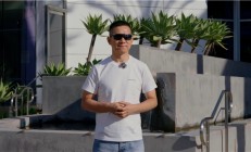 贾跃亭宣布FF机器人Q3战役启动：与洛杉矶两大公立学区合办夏令营