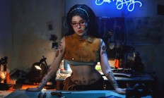 俄罗斯美女Cos《鬼泣5》妮可 纤腰美臀格外性感
