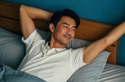 男性“晨起”4个行为，或比喝酒伤身！很多男生都中招了