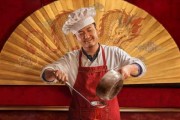 8月11日上映！沈腾主演《欢迎来龙餐馆》口碑解禁 淘票票平台9.8分：有人看完称泪崩