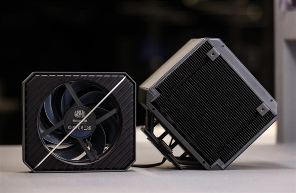 酷冷至尊推出V8 3DVC散热器：解热功耗达到300W V8 3DVC散热器 第1张