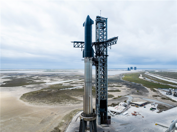 人类最强火箭！马斯克称SpaceX“星舰”重型火箭很快第三次试飞 SpaceX“星舰”重型火箭 第1张