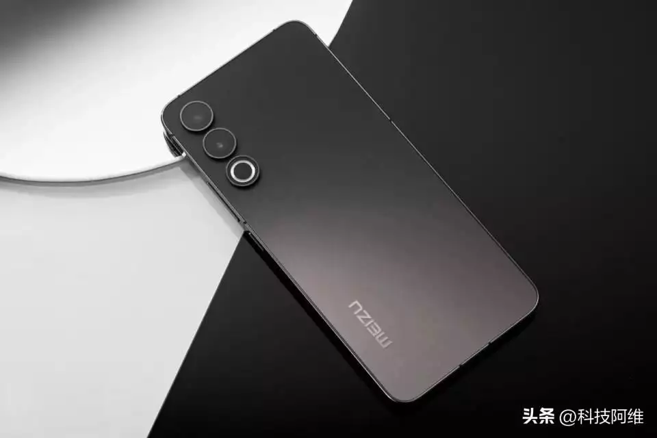 骁龙 8nm（1秒钟卖出一亿元，16GB+512GB+骁龙8Gen2，如今售价再创新低女人睡过的男人多了，有3个痕迹太明显，说出来你可能不信！） 第4张