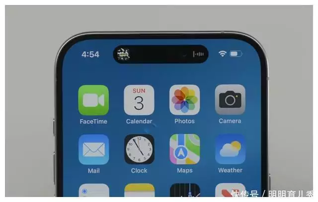 2023年iphone15pro外观(iPhone15Pro再度跌价,已沦为“小米价”,与国产手机一较高下曾被千万人表白“我等你长大”,如今她27岁长成这样,网友:告辞了) 第2张 2023年iphone15pro外观(iPhone15Pro再度跌价,已沦为“小米价”,与国产手机一较高下曾被千万人表白“我等你长大”,如今她27岁长成这样,网友:告辞了) 第2张