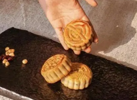 中秋节为何吃月饼总结全文（中秋节是什么时候？为什么要吃月饼？） 第1张