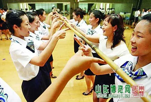 团队游戏小游戏（团队游戏大全[下次集会用得上哦]） 第3张