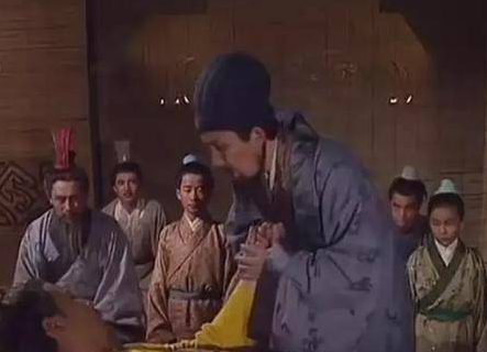 诸葛亮被刘备打（诸葛亮被刘备骗了一辈子 刘备都做了什么事情） 第1张