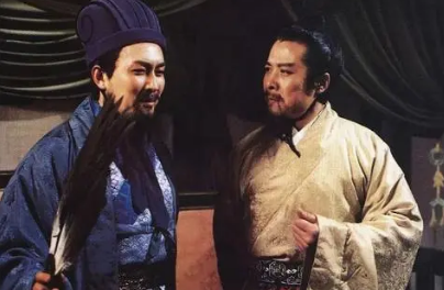诸葛亮为什么答应刘备出山（诸葛亮为什么强烈建议刘备除掉刘封？他有何考量？） 第1张