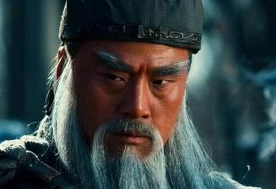 关羽看不上黄忠还是马超（为什么关羽看不起黄忠，却对赵云很佩服呢?） 第1张