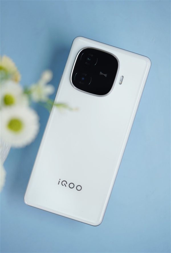 144Hz高刷屏+6000mAh超大电池！iQOO Z9图赏 iQOO Z9 第8张