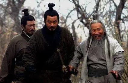 吕伯奢灭门（吕伯奢死得冤吗 他们一家是不是被曹操冤杀的） 第2张