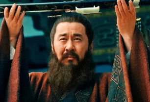 曹操为什么不杀关羽（曹操大肆揽权，为何却始终不篡位呢？） 第2张