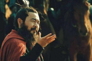 曹操为什么放过关羽（曹操俘虏了关羽，为何却选择了放走他呢？） 第1张