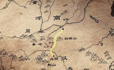 楚国为什么能崛起（各诸侯国都以各自爵位相称，为何楚国一直称“王”？） 第1张