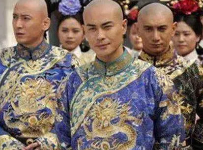 雍正继位是否合法仍存在争论,合法继位的论据有: A（有关于雍正继位说法众说纷纭 雍正继位是合法的吗） 第3张