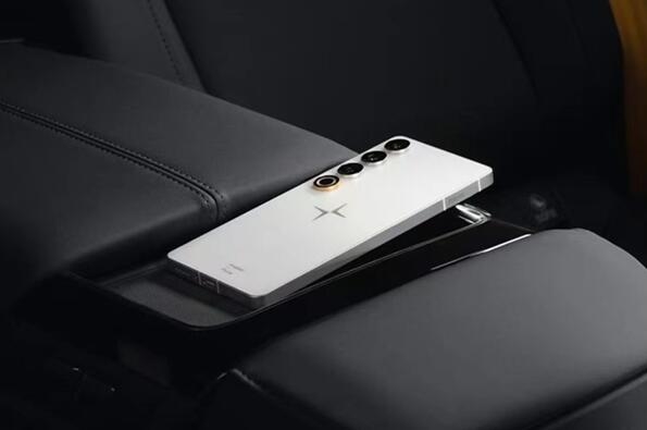 极星Polestar Phone成功刷入魅族Flyme系统：成功开机使用 Phone 魅族Flyme系统 第1张