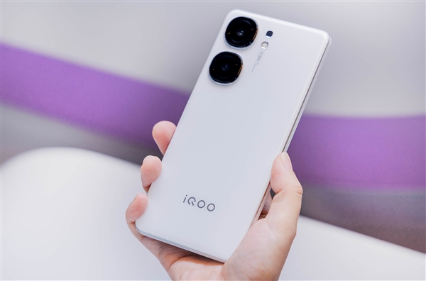 性能最强的安卓双芯旗舰！iQOO Neo9S Pro真机现身 iQOO Pro 第2张