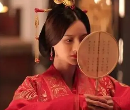 曹丕当初那么宠爱甄宓 赐死她后为何还那么侮辱她（深度揭秘） 第1张