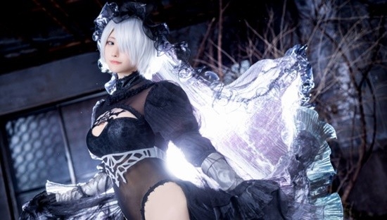 樱花妹COS《尼尔》婚纱2B：高衩美体肉感还原 樱花妹COS尼尔 第2张
