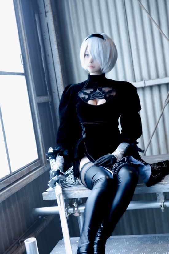 樱花妹COS《尼尔》婚纱2B：高衩美体肉感还原 樱花妹COS尼尔 第5张