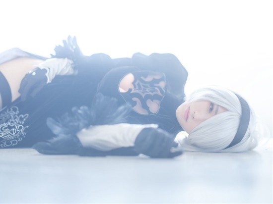 樱花妹COS《尼尔》婚纱2B：高衩美体肉感还原 樱花妹COS尼尔 第4张