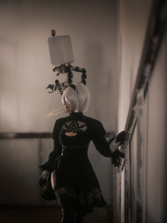 樱花妹COS《尼尔》婚纱2B：高衩美体肉感还原 樱花妹COS尼尔 第7张