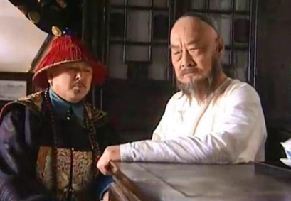 鳌拜是开国功臣，康熙为何非要打倒鳌拜呢?（万万没想到） 第1张