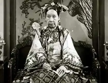 古代选秀到底是什么样的 清朝秀女为什么都长得丑（奔走相告） 第9张