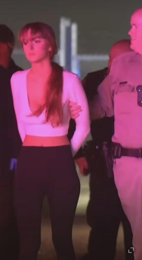 美国18岁女罪犯因颜值超高爆红 网友：一定有误会 是心动的感觉 美国18岁女罪犯 第1张